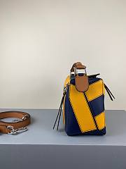 Loewe Small Puzzle bag in classic calfskin blue/ yellow - 6