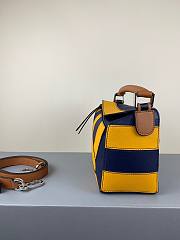 Loewe Small Puzzle bag in classic calfskin blue/ yellow - 3