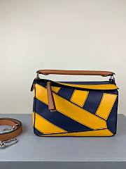 Loewe Small Puzzle bag in classic calfskin blue/ yellow - 2
