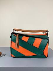 Loewe Small Puzzle bag in classic calfskin green/ orange - 3