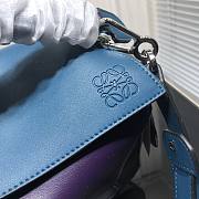 Loewe Small Puzzle bag in classic calfskin blue/ purple - 3