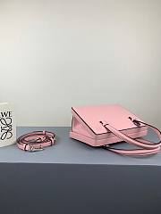 LOEWE small Postal Black Small Leather Tote in pink - 3