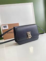 Burberry TB crossbody bag in black 21cm | 8031682 - 6