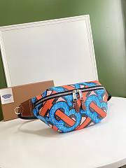 Buberry crossbody belt bumbag in blue monogram-print  - 2