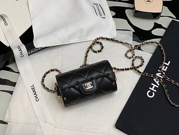 Chanel Lambskin Jewel Card Holder With Chain in black | AP2285