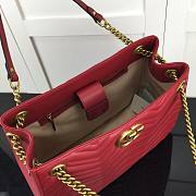 GG Marmont matelassé shoulder bag in red leather | 453569 - 3