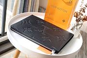 LV Pochette Jour GM Taurillon Leather in Black | M80044 - 35 x 25 x 2 cm - 2
