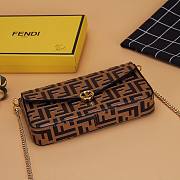 Fendi multiple wallet chain brown | 8842 - 5