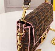 Fendi Baguette embroidered FF canvas bag in pink line - 5