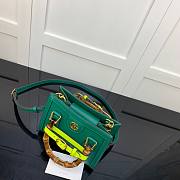 Gucci Diana mini tote bag in green leather | 655661 - 4