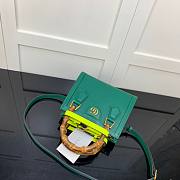 Gucci Diana mini tote bag in green leather | 655661 - 3