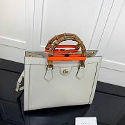 Gucci Diana medium tote bag in white leather | 655658 - 4
