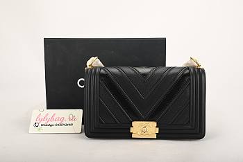 Chanel Boy Chevron V Mix Leather Flap Bag Black | 67086
