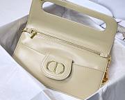Dior Medium Diordouble Smooth Calfskin in beige | M8641 - 4