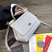 D&G dauphine leather Sicily small bag in white - 4