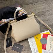 D&G dauphine leather Sicily small bag in beige - 2