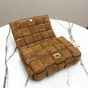 BV Padded Casette Cross-body Bag in caramel velvet | 591970 - 3