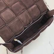 BV Padded Casette Cross-body Bag in fodanr velvet | 591970 - 4