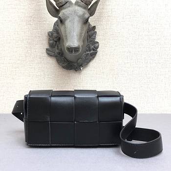Bottega Veneta Belt Cassette bag in black