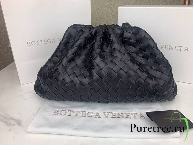 Bottega Veneta handwoven leather pouch in black - 1