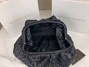 Bottega Veneta handwoven leather pouch in black - 5