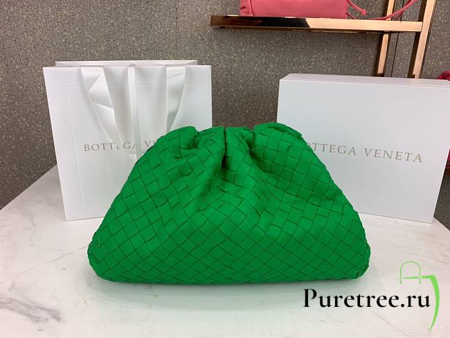 Bottega Veneta handwoven leather pouch in green - 1