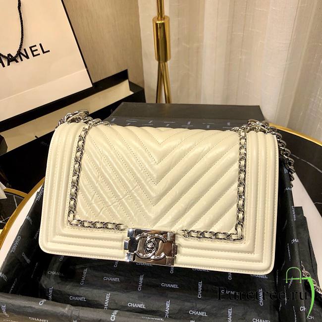Chanel Medium Crinkled Calfskin Chevron Boy Flap Bag White - 1
