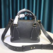 Chloe Small Daria day bag in grained & shiny calfskin black - 2