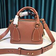 Chloe Small Daria day bag in grained & shiny calfskin red brown - 4