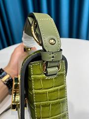 Chloe mini C bag in green - 6