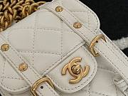 Chanel 19 case phone white leather - 3
