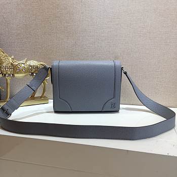 Louis Vuitton | New Flap Messenger Grey - M30808 - 28.3 x 18.3 x 4.3 cm
