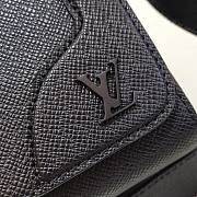 Louis Vuitton | New Flap Messenger Black - M30808 - 28.3 x 18.3 x 4.3 cm - 2