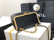 CHANEL | Lambskin Kiss-Lock Bag -  AS1886 - 15 x 22 x 9 cm - 3