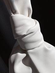 Bottega Veneta | Twist Clutch In White - 607964 - 21x20.5x11cm - 6