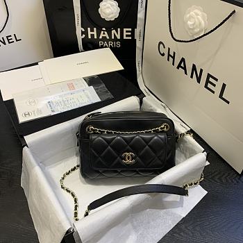 CHANEL | Camera Case With Extra Black Clutch - AS1367 - 22 x 15 x 6 cm