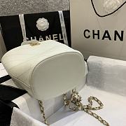 CHANEL | White Chain handle Bucket Bag - AS1362 - 32 x 26 x 15 cm - 5