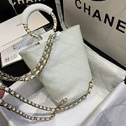 CHANEL | White Chain handle Bucket Bag - AS1362 - 32 x 26 x 15 cm - 2