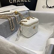 CHANEL | Classic White Box With Chain - AP1447 - 10.5 x 8.5 x 7 cm - 5