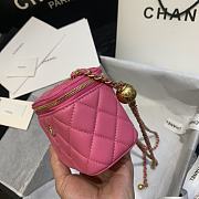 Chanel | Classic Pink Box With Chain - AP1447 - 10.5 x 8.5 x 7 cm USD 315.00  - 6