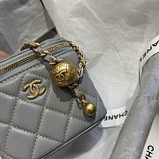 Chanel | Classic Gray Box With Chain - AP1447 - 10.5 x 8.5 x 7 cm - 4