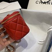 Chanel | Classic Red Box With Chain - AP1447 - 10.5 x 8.5 x 7 cm - 5