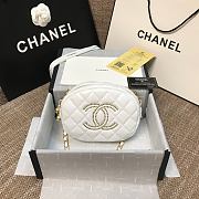Chanel | White Lambskin Studded Logo Camera Case - AS1511 - 13 x 20 x 5 cm - 1