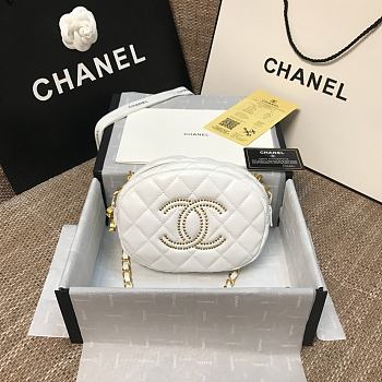 Chanel | White Lambskin Studded Logo Camera Case - AS1511 - 13 x 20 x 5 cm