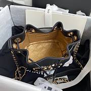 Chanel | Logo Charm CC Black Lambskin Bucket Bag - 16 x 17 x 13 cm - 6