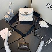 Chanel | Mini Quilted Leather Crossbody White Bag - AS1169 - 19 x 12 x 9 cm - 1