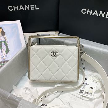 Chanel | Sheepskin Leather Clutch Bag White - AS1732 - 18 x 19.5 x 8.5 cm