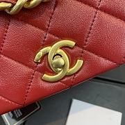 Chanel | Shiny Red Quilted Lambskin Flap Bag - AS1895 - 20 x 13 x 7cm - 4