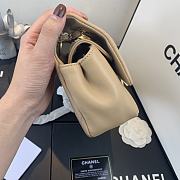 Chanel | Small Beige Flap Bag - AS1466 - 26 x 17 x 6cm - 6