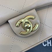 Chanel | Small Beige Flap Bag - AS1466 - 26 x 17 x 6cm - 4